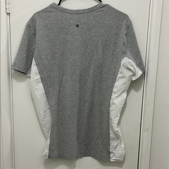 Lululemon Gray and White Men's V-Neck Shirt - Picture 2 of 3